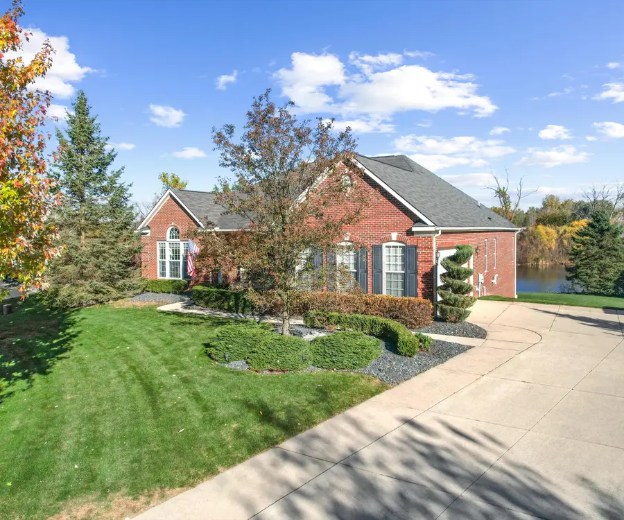 26574 Blackwood Court, South Lyon, MI 48178 - Image #2