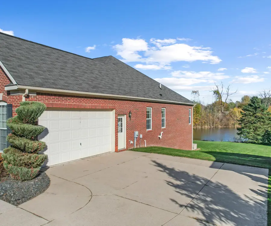 26574 Blackwood Court, South Lyon, MI 48178 - Image #3