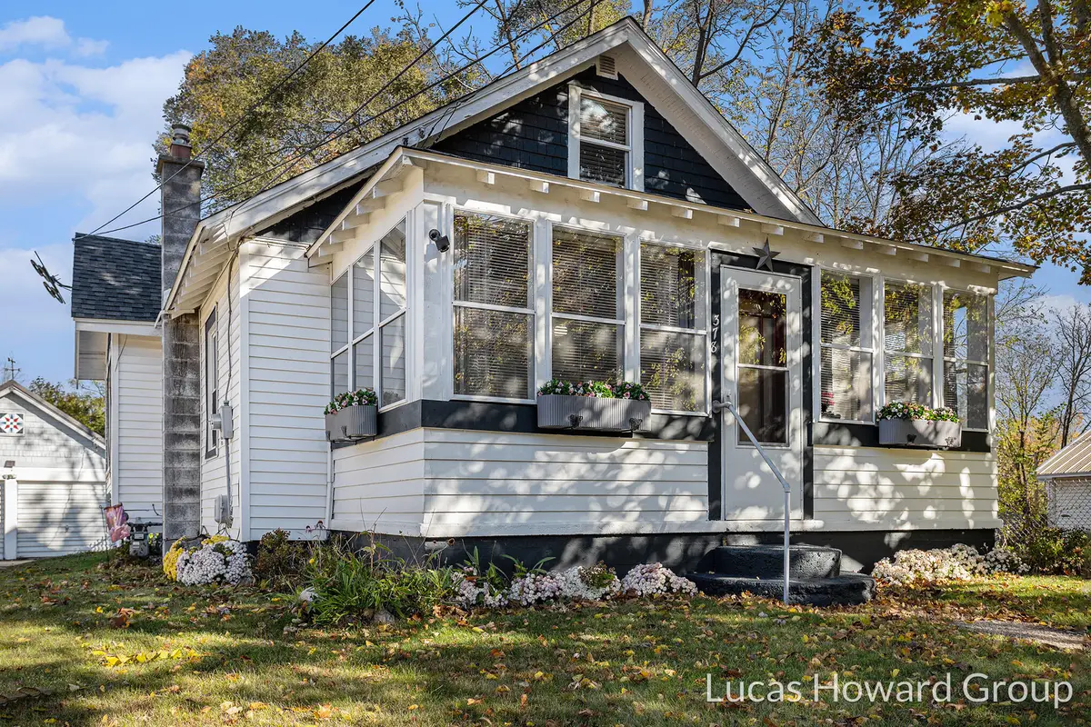 378 W Goguac Street W, Battle Creek, MI 49015 - #1