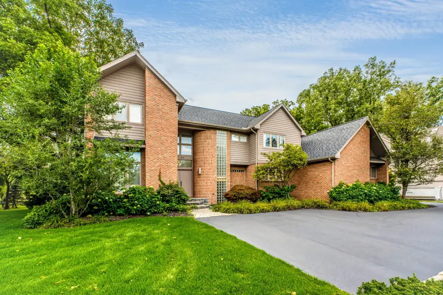 5780 Swan Lake Court, West Bloomfield, MI 48322 - Image #2