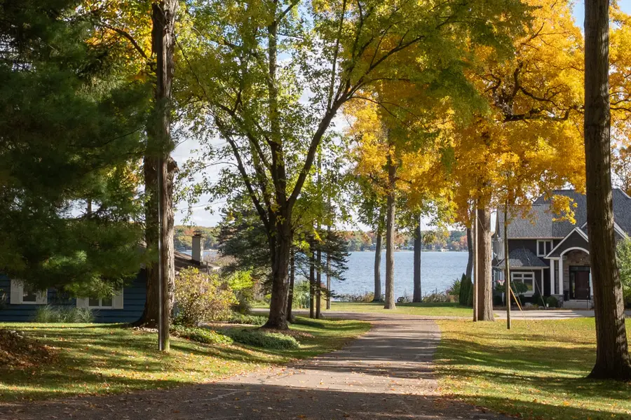 10029 Wildwood Court, Richland, MI 49083 - Image #3