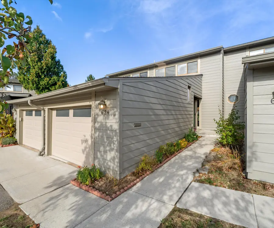 624 Peninsula Court, Ann Arbor, MI 48105 - Image #2