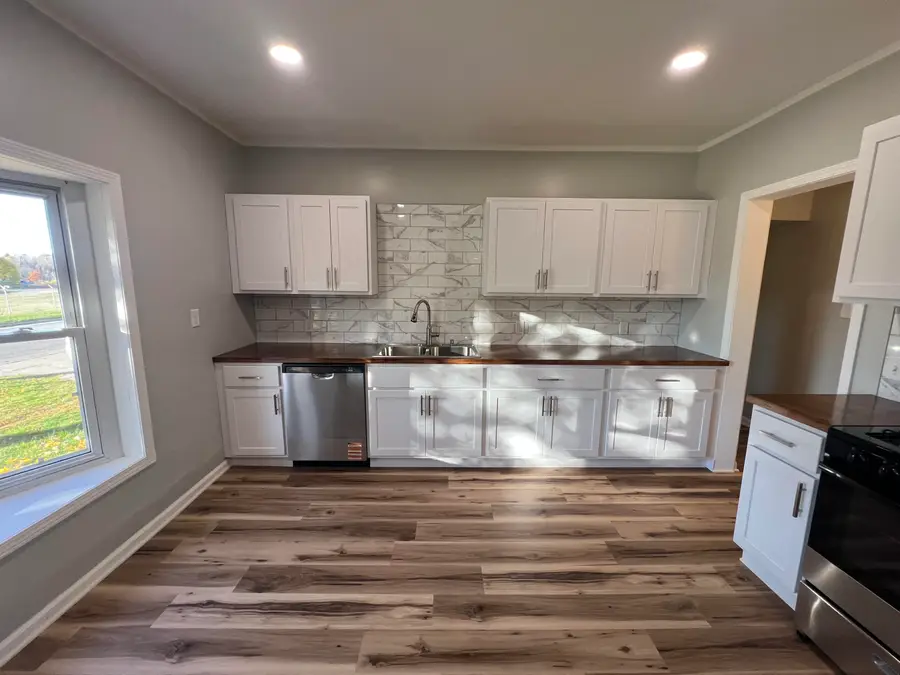 412 N Darling Avenue, Fremont, MI 49412 - Image #3