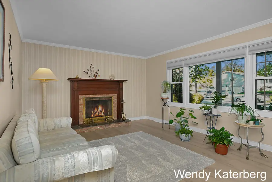 4593 Brooklyn Avenue Se, Kentwood, MI 49508 - Image #2
