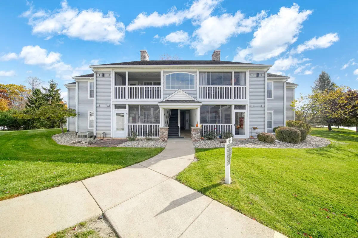 759 W Barrington Circle, Jackson, MI 49203 - Image #1