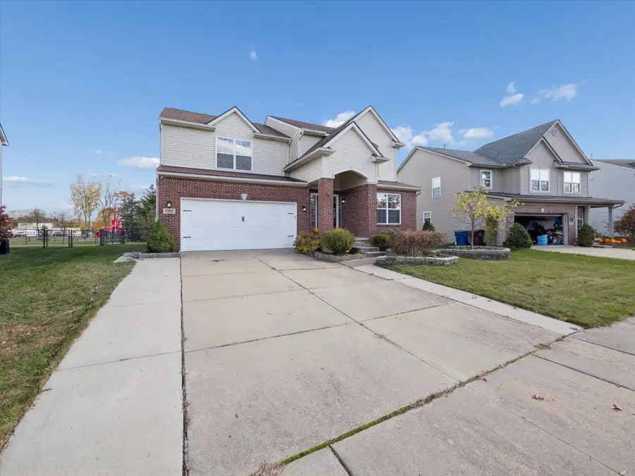 8280 S Warwick Court, Superior Township, MI 48198 - Image #2