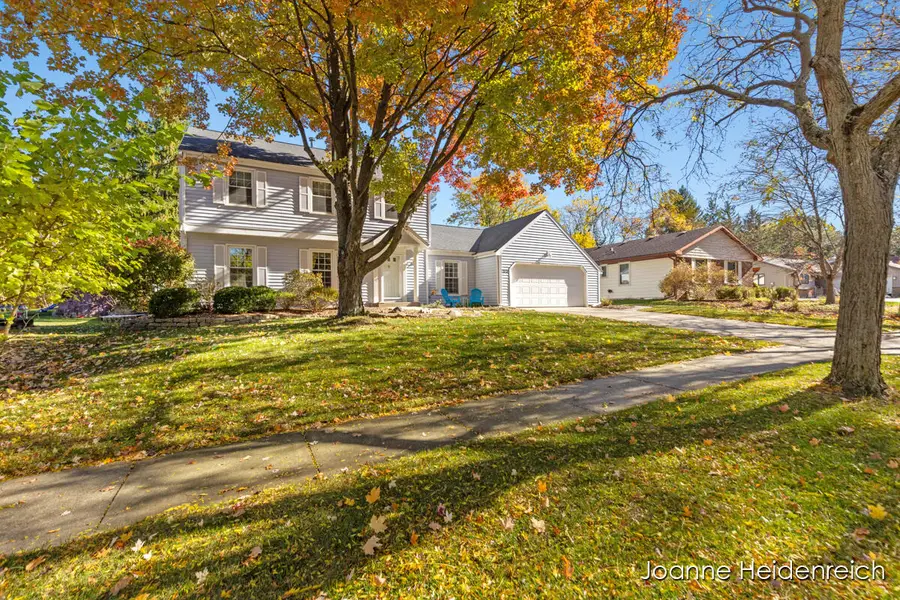 2526 Birchcrest Drive Se, Grand Rapids, MI 49506 - Image #3