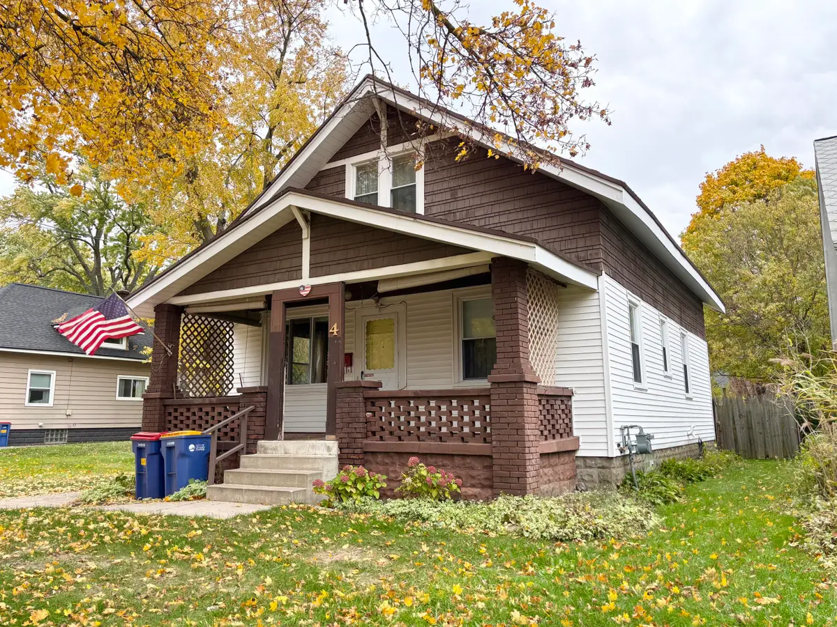 4 Elmwood Street Nw, Grand Rapids, MI 49505 - #1