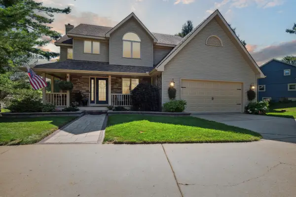 727 Tanbark Drive, Dimondale, MI 48821