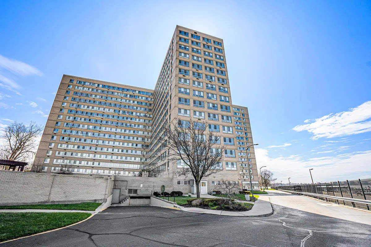 8900 E Jefferson Avenue #1109, Detroit, MI 48214 - Image #1