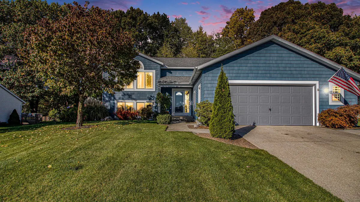 1061 Legacy Drive Ne, Comstock Park, MI 49321 - #1