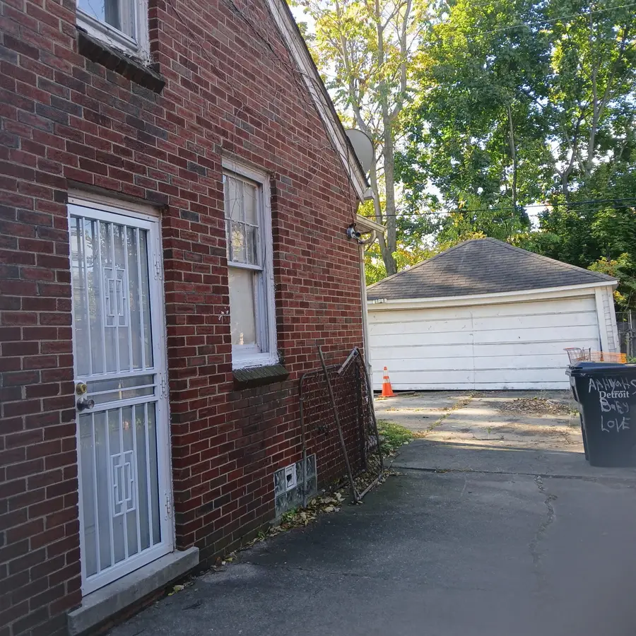 16201 Fielding Street, Detroit, MI 48219 - Image #2