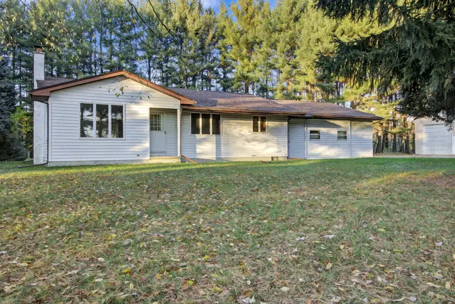 229 E Howard City Edmore Road, Edmore, MI 48829 - Image #3
