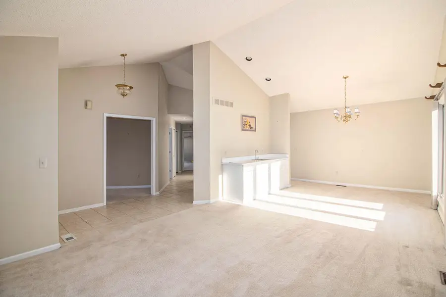 29470 Cove Creek Lane, Farmington Hills, MI 48334 - Image #3