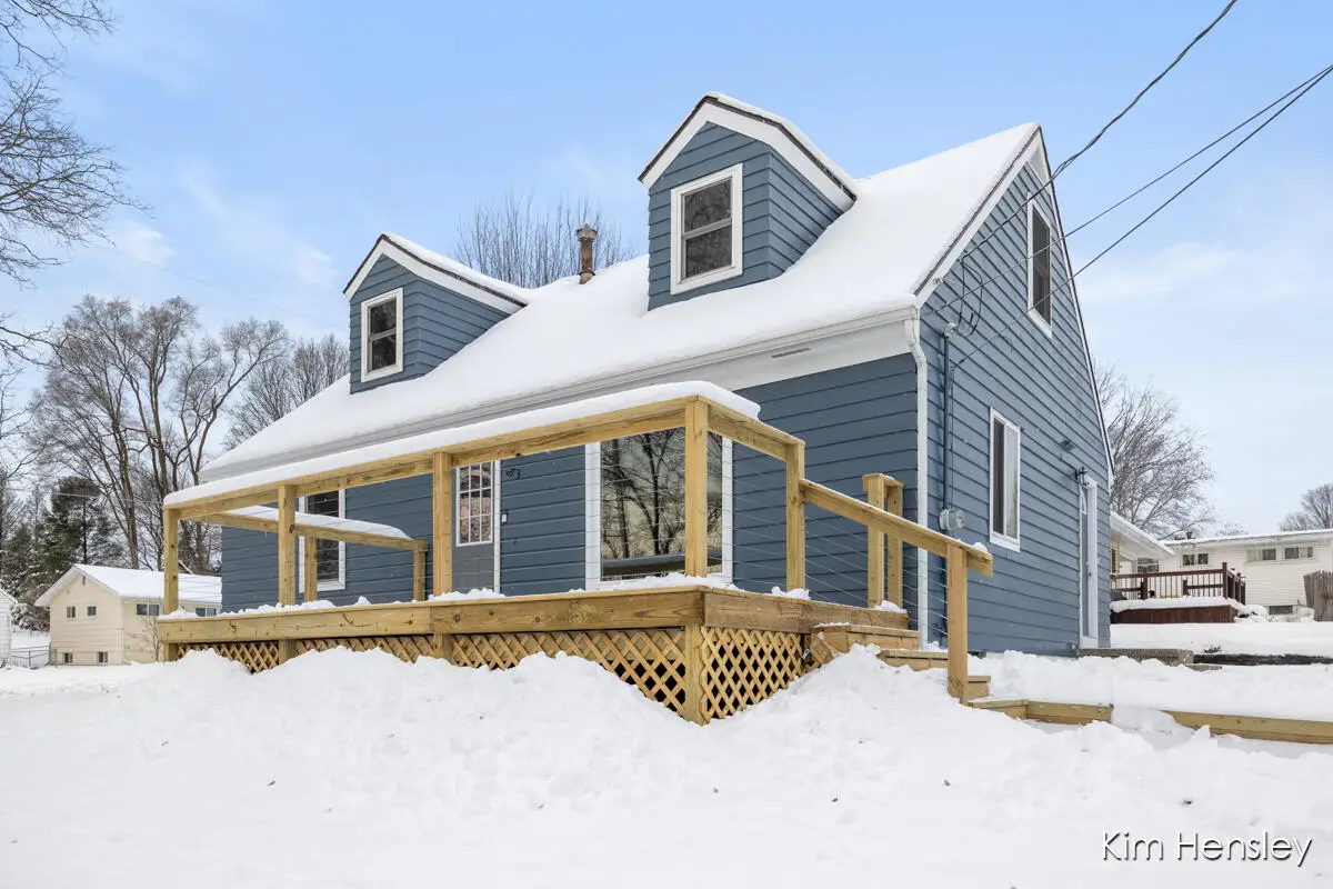 273 Summit Avenue Ne, Rockford, MI 49341 - Image #1