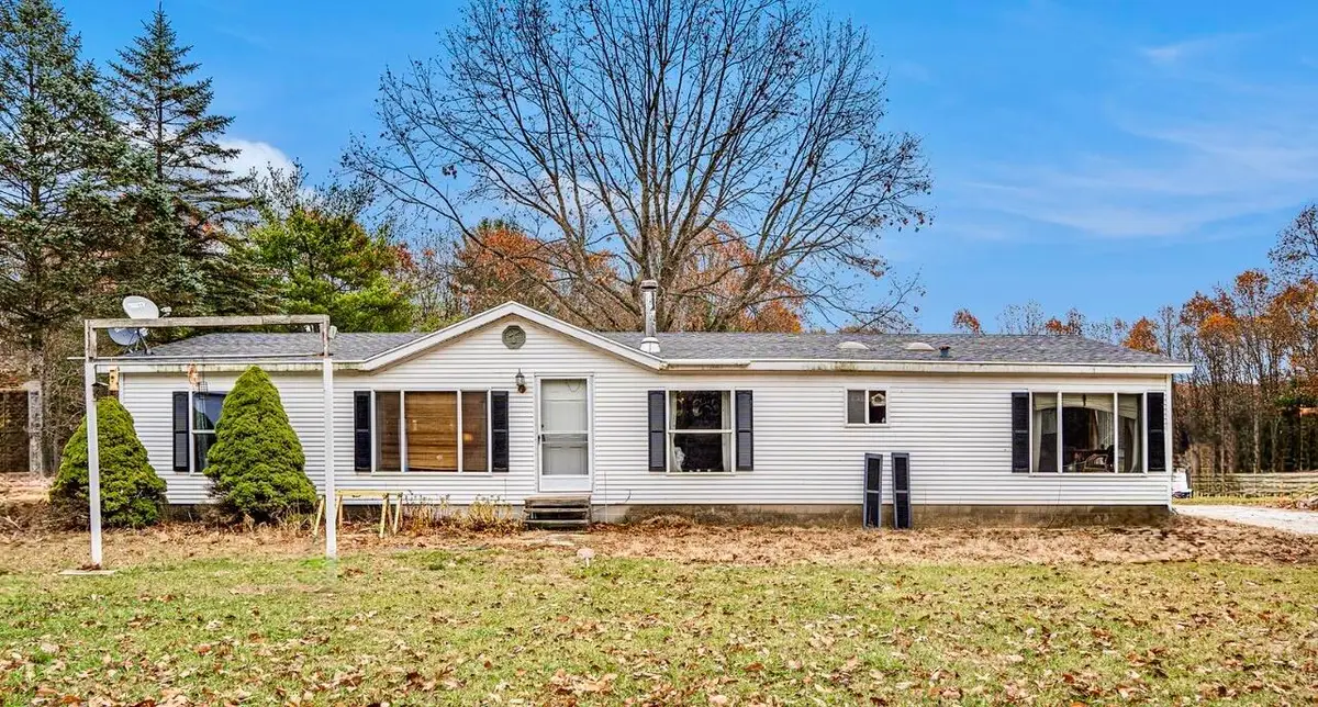 9150 S Mundy Avenue, Newaygo, MI 49337 - #1