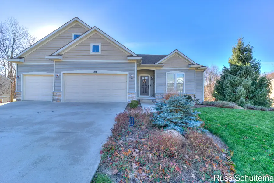 931 Ashlee Court, Norton Shores, MI 49441 - Image #2