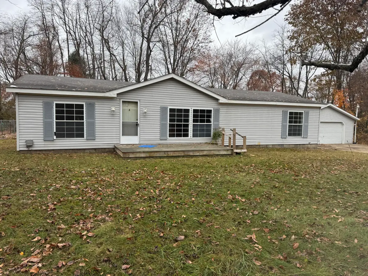 17250 Apache Trail, Howard City, MI 49329 - Image #1