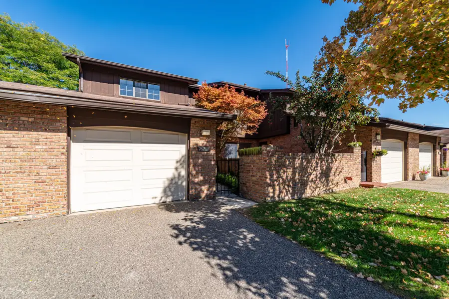 26200 Summerdale Drive, Southfield, MI 48033 - Image #3