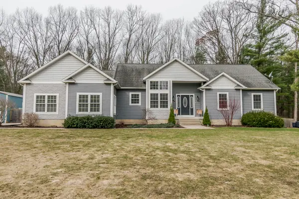 6691 E Point Drive, Fruitport, MI 49415