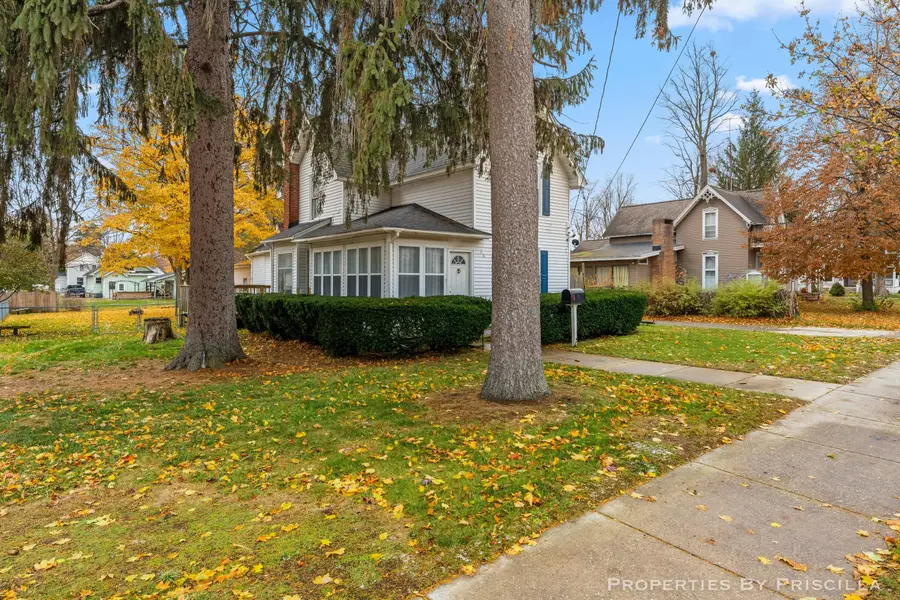 94 W Division Street, Sparta, MI 49345 - Image #2