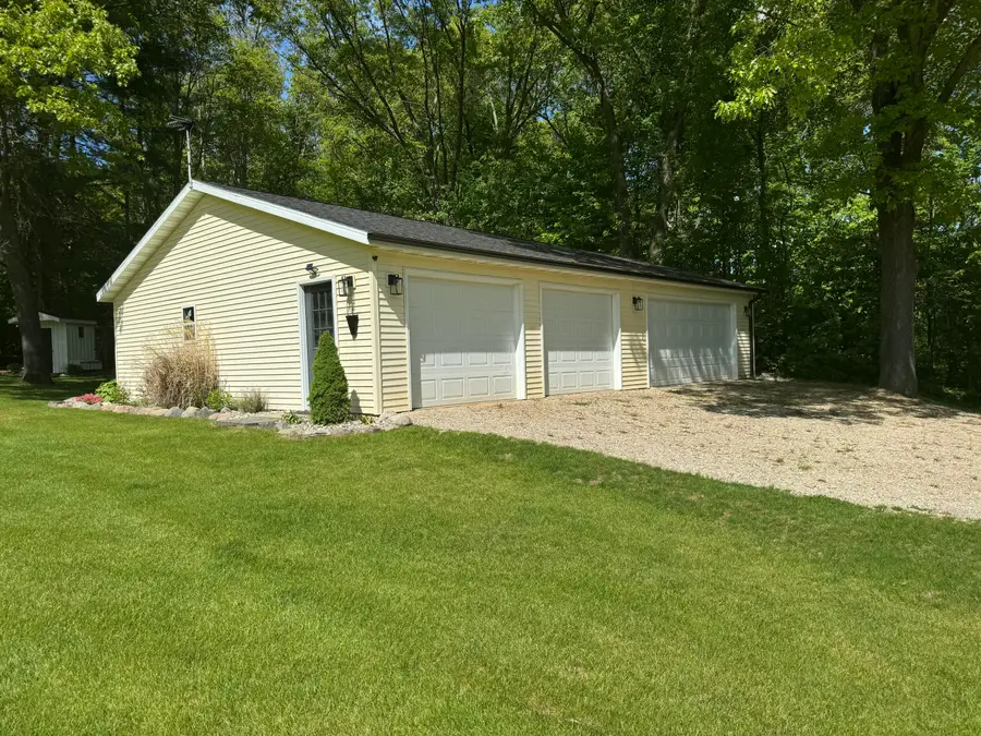 5020 Roundtree Drive, Middleville, MI 49333 - Image #3