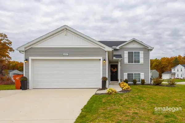 10897 Carmen Oak Drive Se, Lowell, MI 49331