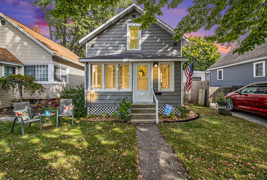 420 Robert Street, Ludington, MI 49431 - Image #2