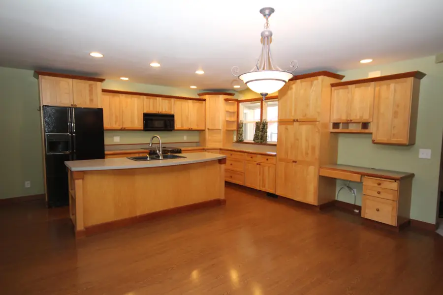 6208 Meadowview Avenue, Kalamazoo, MI 49048 - Image #2