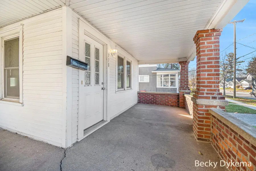 778 Eleanor Street Ne, Grand Rapids, MI 49505 - Image #2