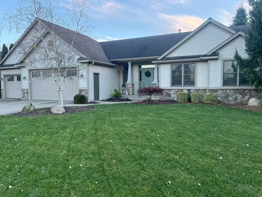 4696 Stonewood Court, Hudsonville, MI 49426 - Image #2