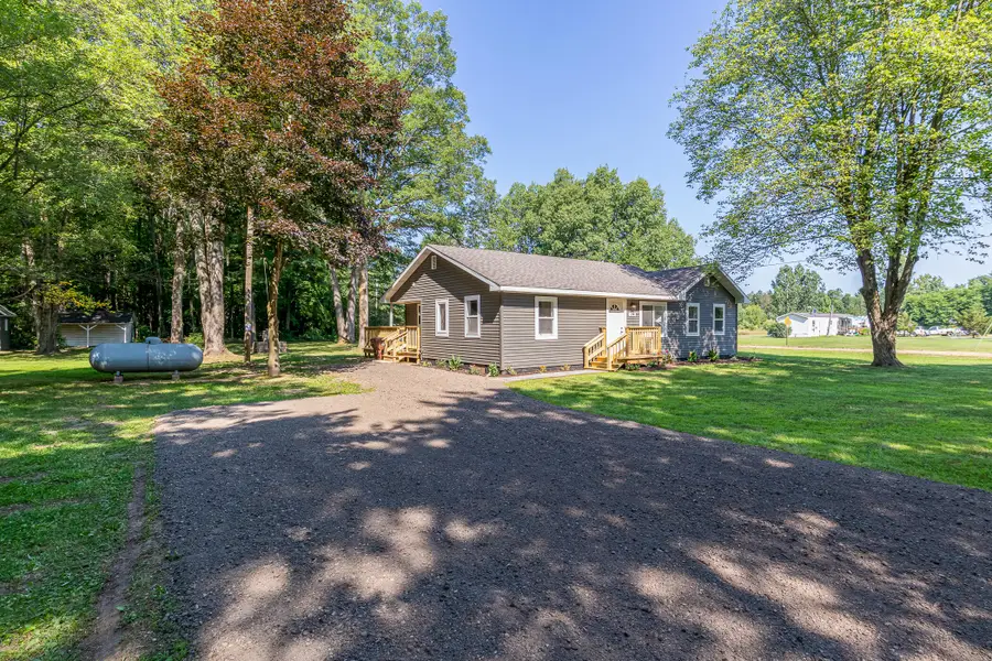 1050 S Wicker Road Se, Stanton, MI 48888 - Image #2