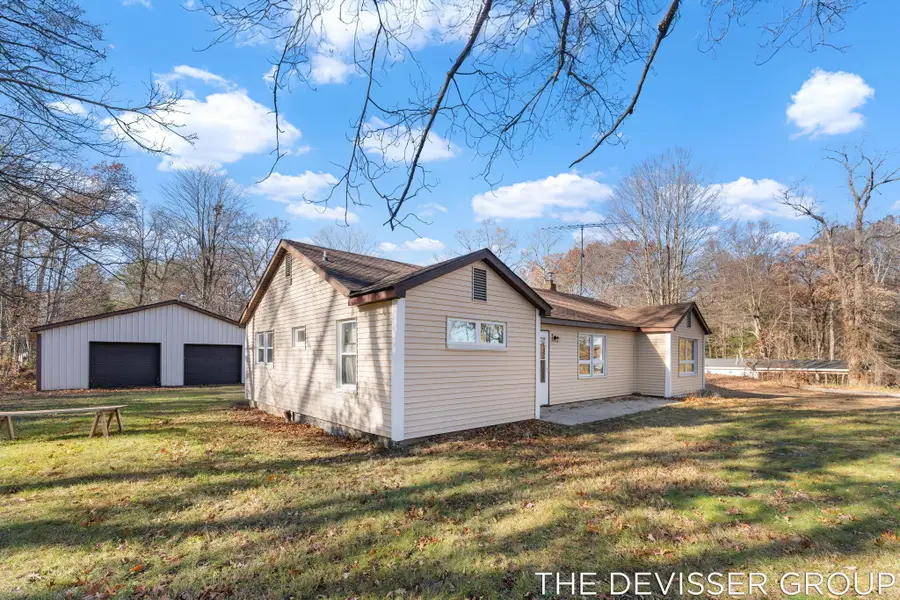 922 Maas Lane, Pullman, MI 49450 - Image #3