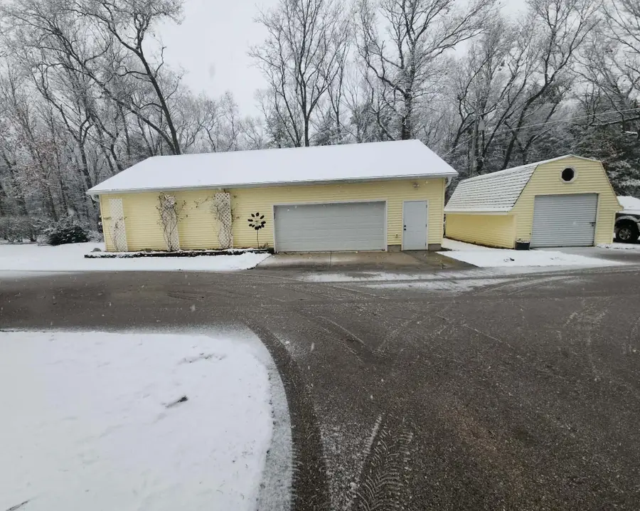 423 Fernwood Lane, Muskegon, MI 49442 - Image #2