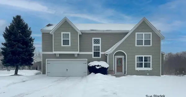 8641 Suntree Drive, Zeeland, MI 49464