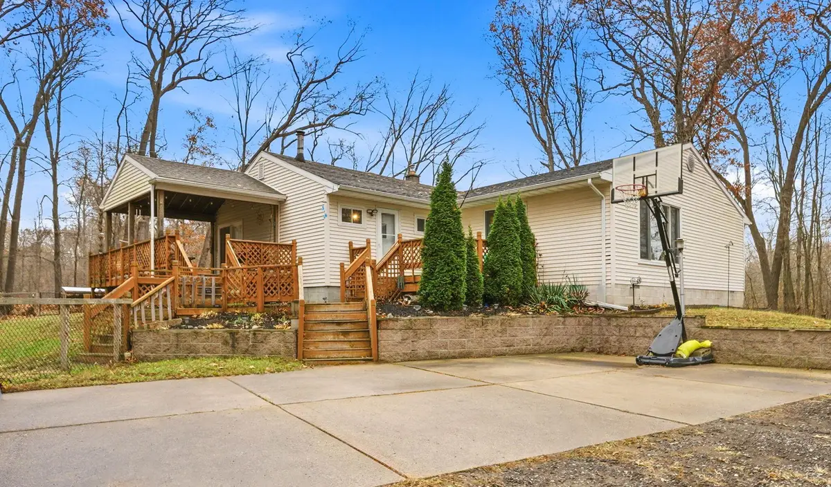 46336 Willow Road, Belleville, MI 48111 - #1