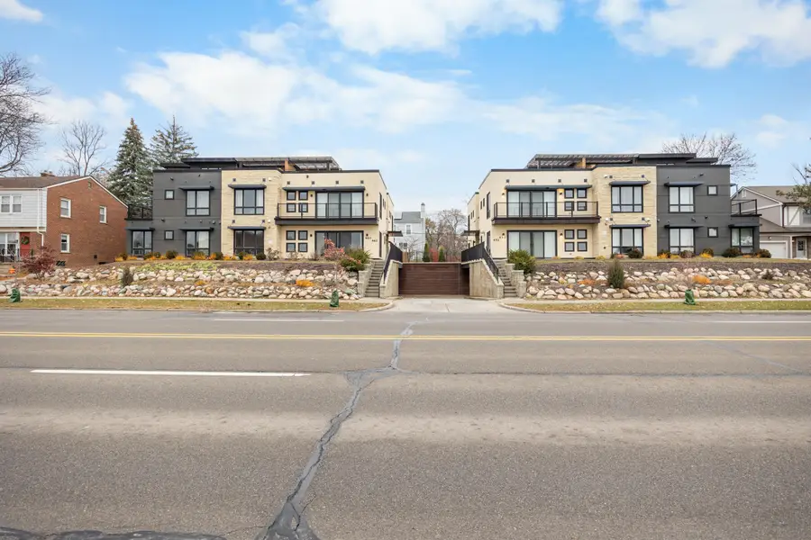 460 W Stadium Boulevard, Ann Arbor, MI 48103 - Image #3