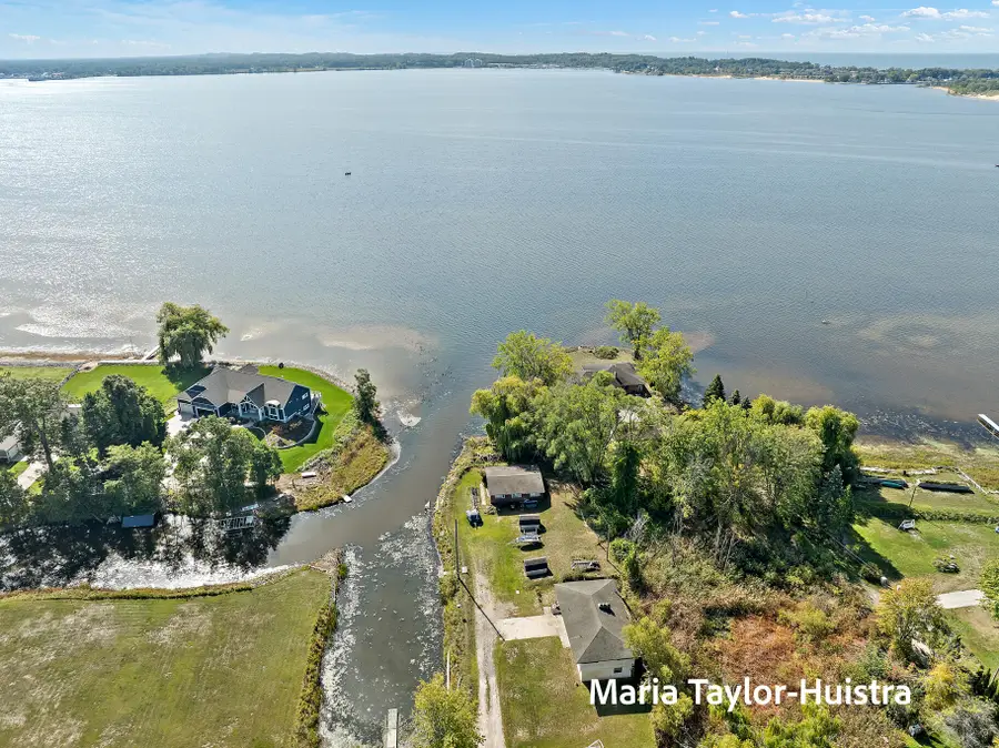 301 Birch Drive, Muskegon, MI 49445 - Image #2