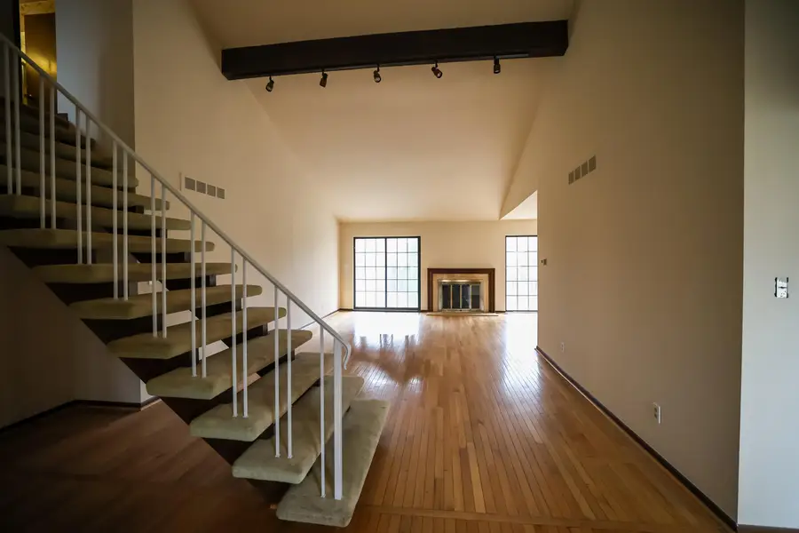 7233 Creeks Bend Drive, West Bloomfield, MI 48322 - Image #2