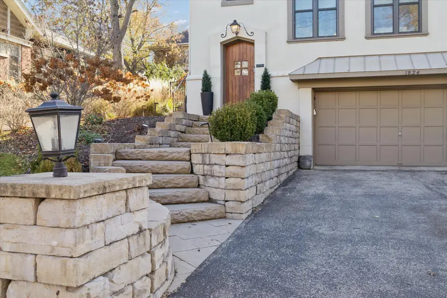 1824 Sherman Street Se, Grand Rapids, MI 49506 - Image #2