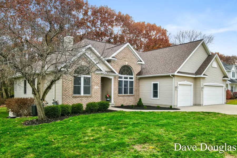 3740 Windwood Drive Ne, Rockford, MI 49341 - Image #2