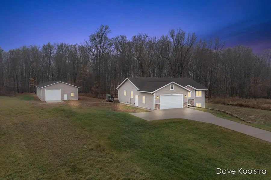 3905 Sunset View, Wayland, MI 49348 - Image #2