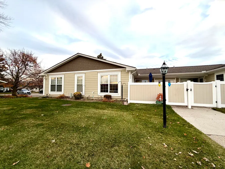 22727 Renford Street, Novi, MI 48375 - Image #2