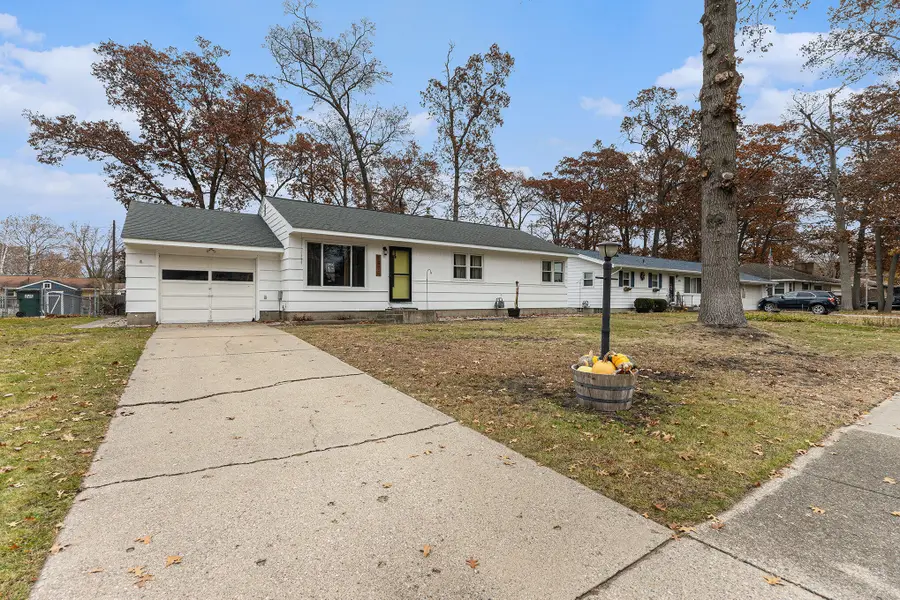 1674 Columbus Avenue, Norton Shores, MI 49441 - Image #3