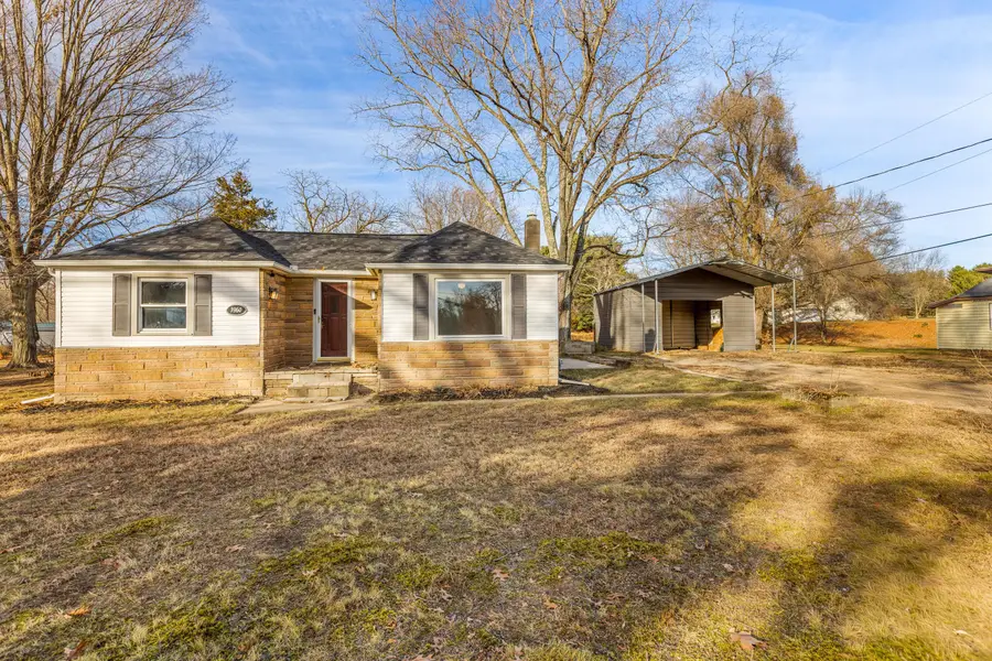 3960 W Hallett Road, Hillsdale, MI 49242 - Image #2