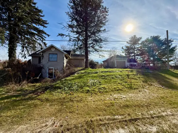 5320 W Us Highway 12, Buchanan, MI 49107