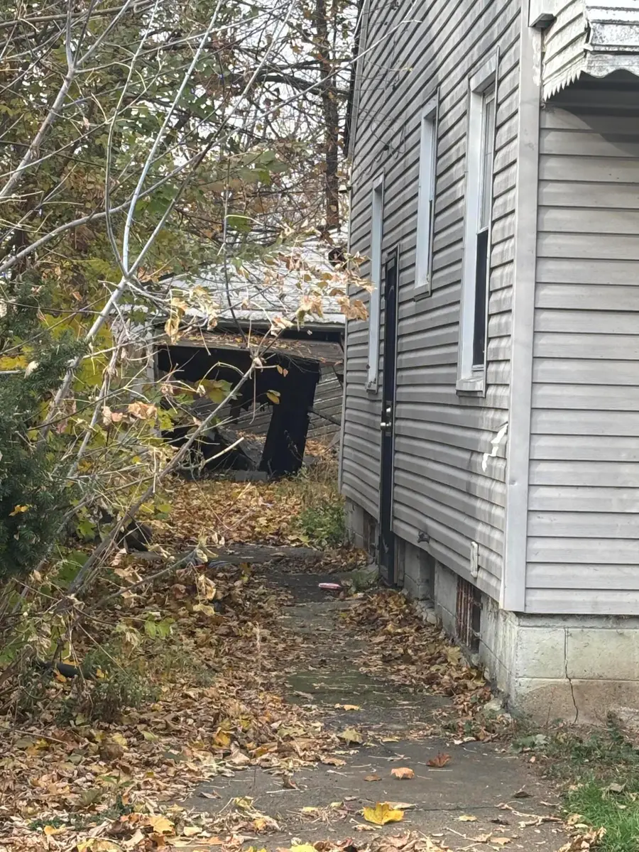 9051 Auburn Street, Detroit, MI 48228 - Image #2