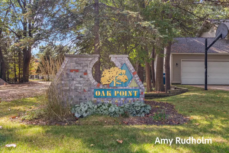 15328 Oak Ridge Drive, Spring Lake, MI 49456 - Image #2