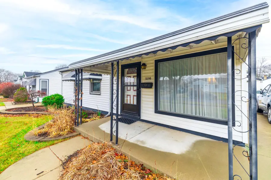 3256 S Stella Court, Trenton, MI 48183 - Image #3