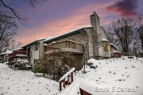 1231 Creekview Drive, Muskegon, MI 49441